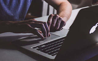 大爷误撞假想情敌，获刑11个月，三轮车背后的警示故事